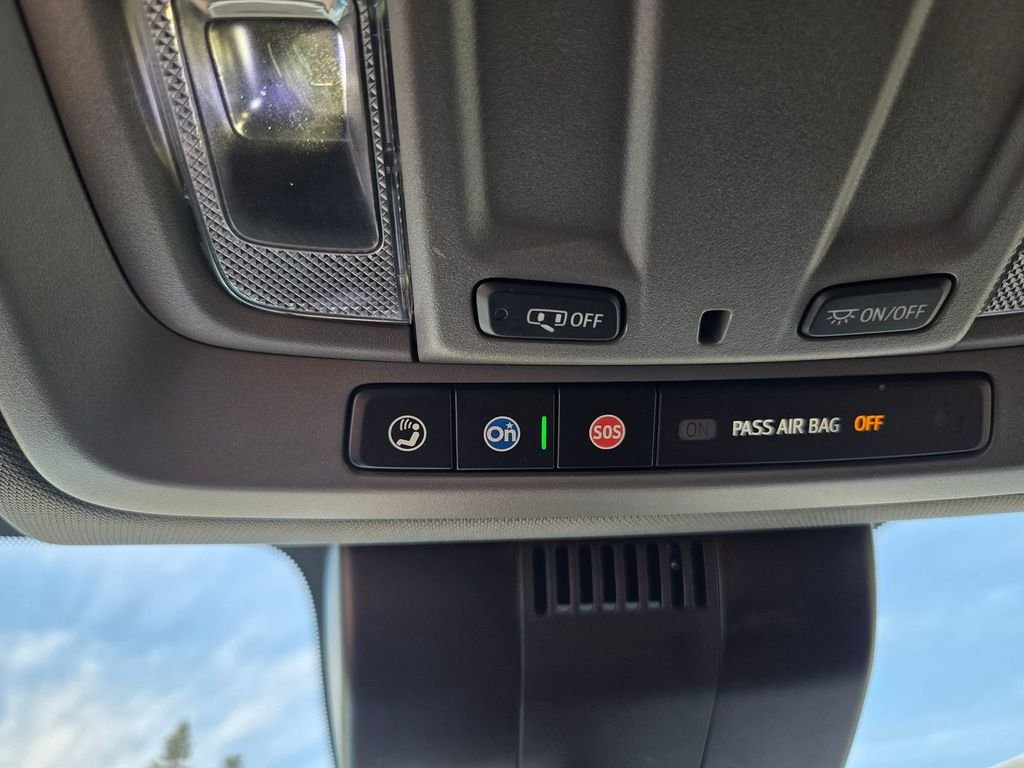 Used 2025 White Chevrolet Custom image 8