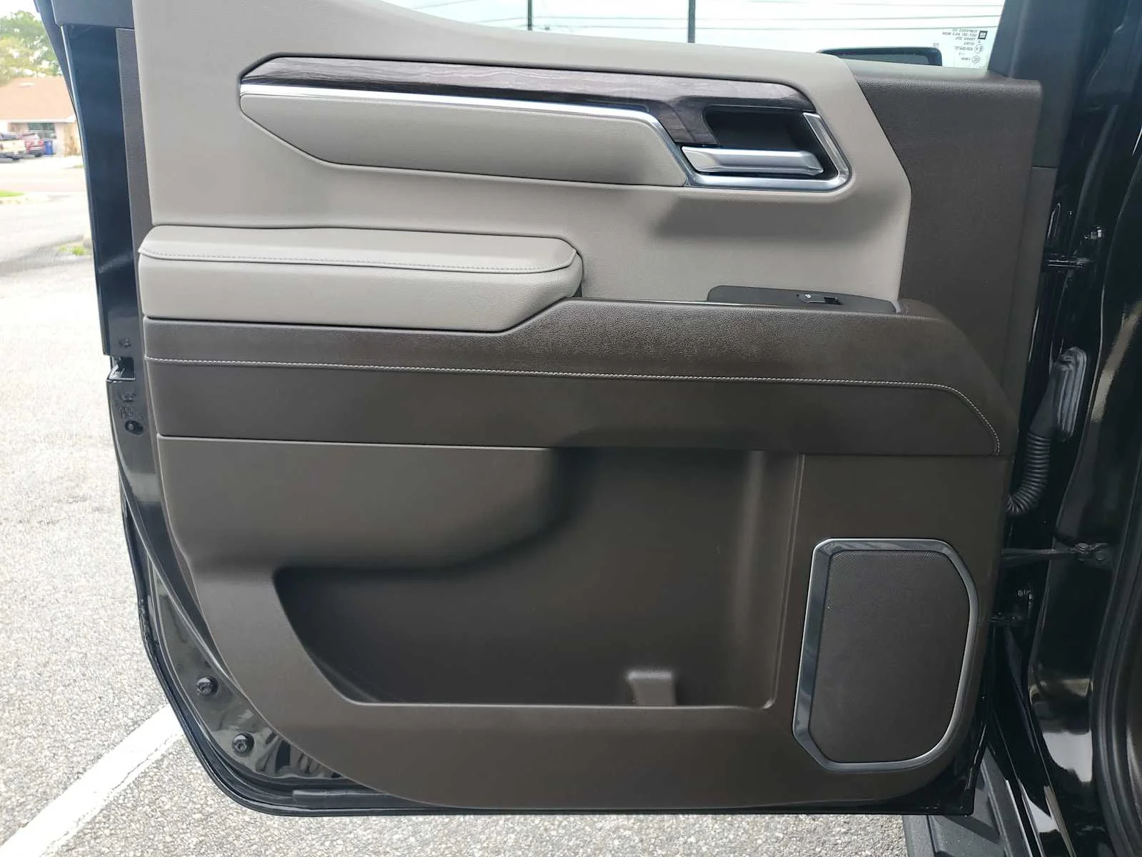 Used 2023 BLACK Chevrolet LTZ image 19
