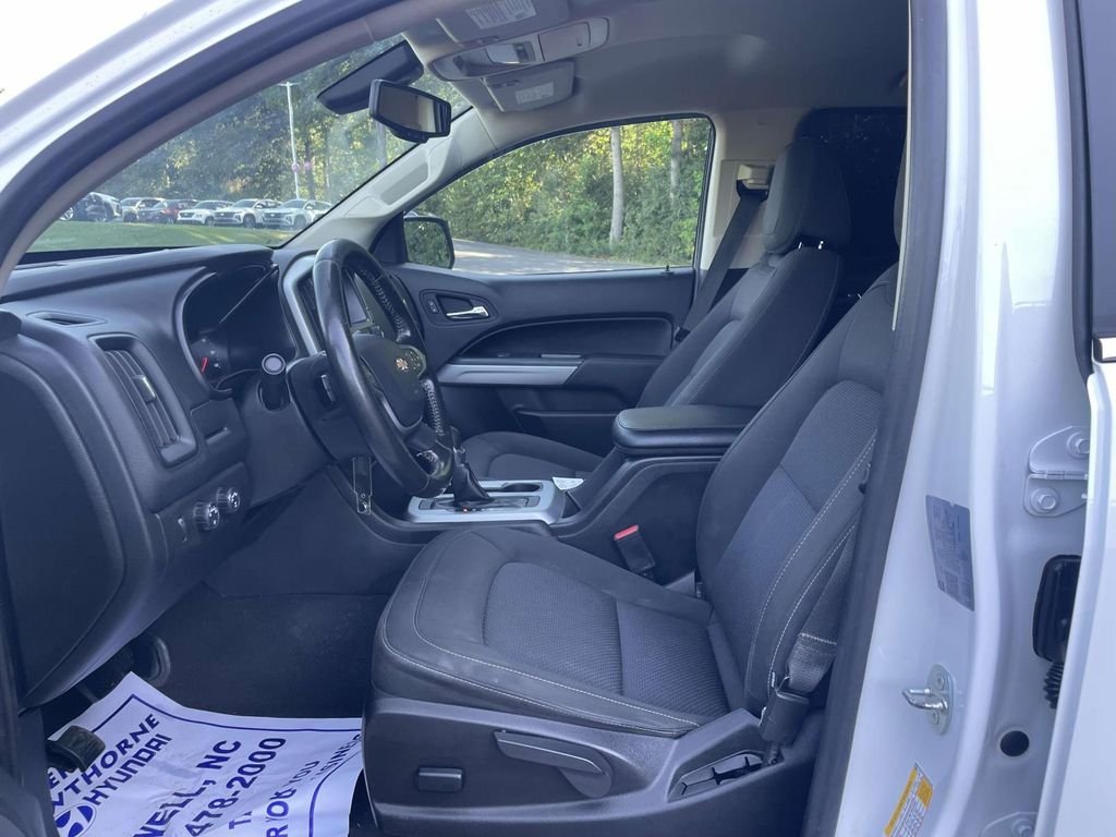 Used 2022 White Chevrolet LT image 16