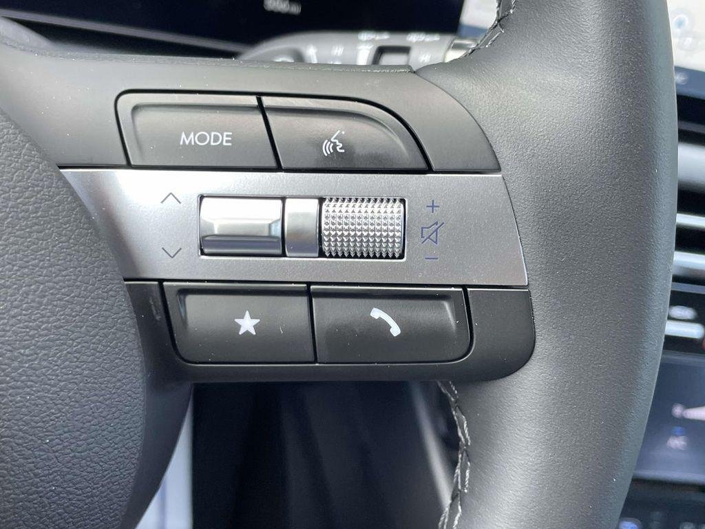 New 2026 White Hyundai SEL Premium AWD image 23