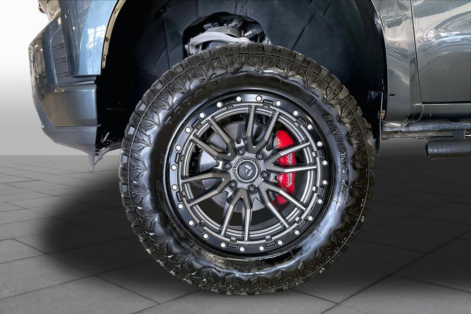 Used 2019 Shadow Gray Metallic Chevrolet RST image 10
