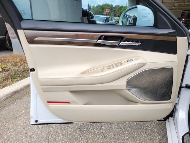 2017 GENESIS G90 Premium - Photo 20
