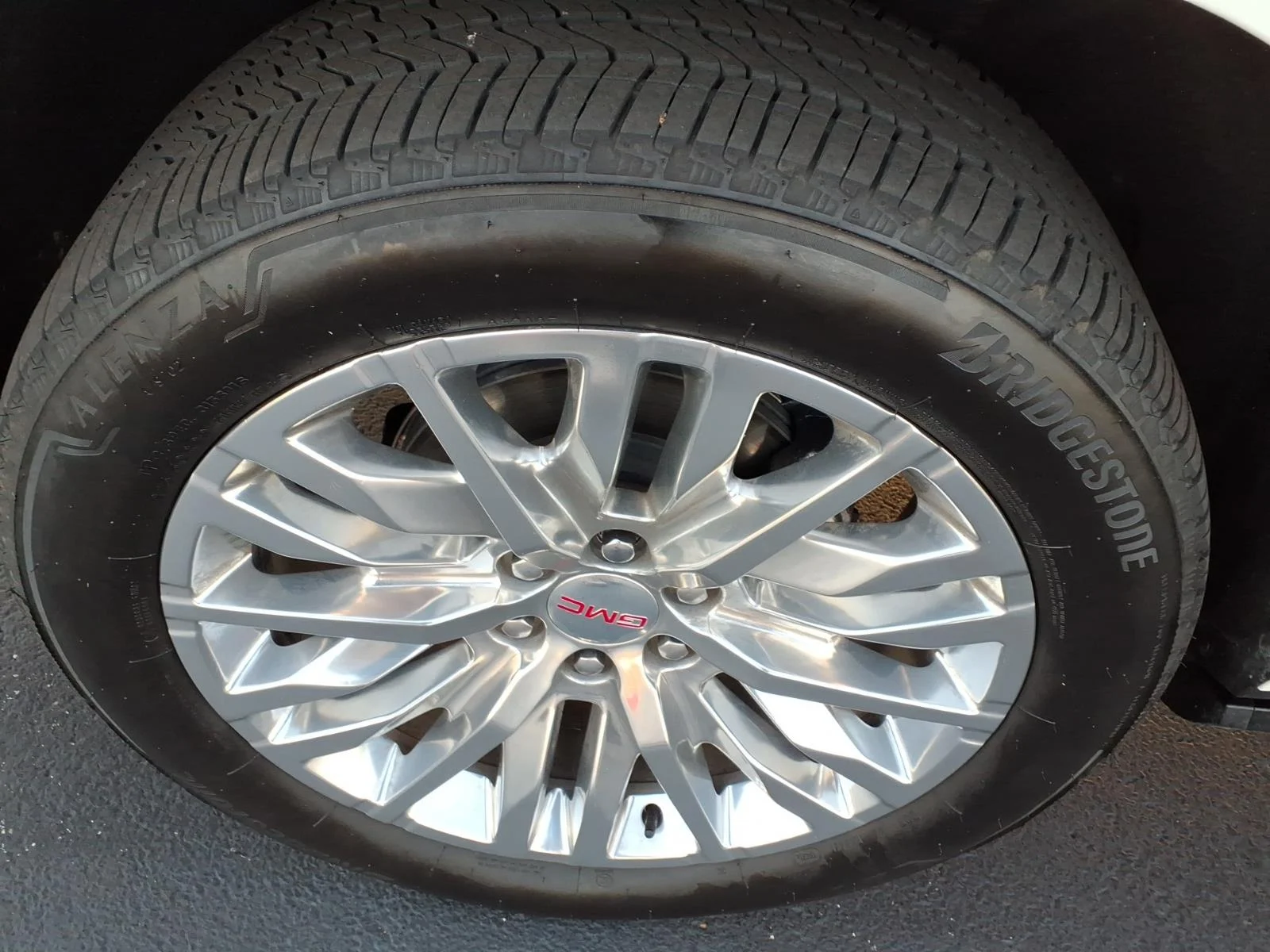 Used 2025 White GMC Denali image 19