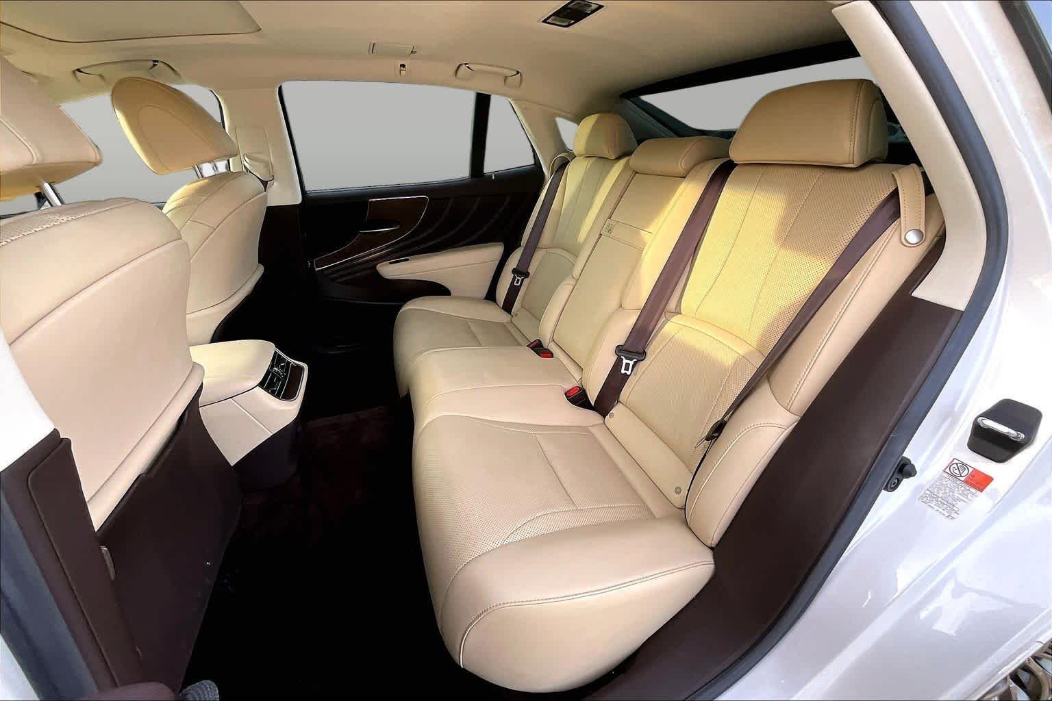 Used 2020 Eminent White Pearl Lexus  image 20