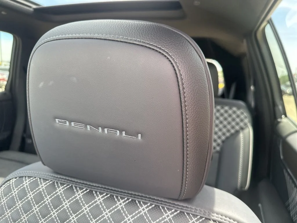 Used 2025 White GMC Denali image 5
