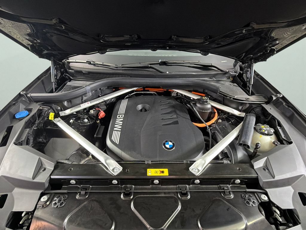 Used 2025 Black BMW xDrive50e image 40