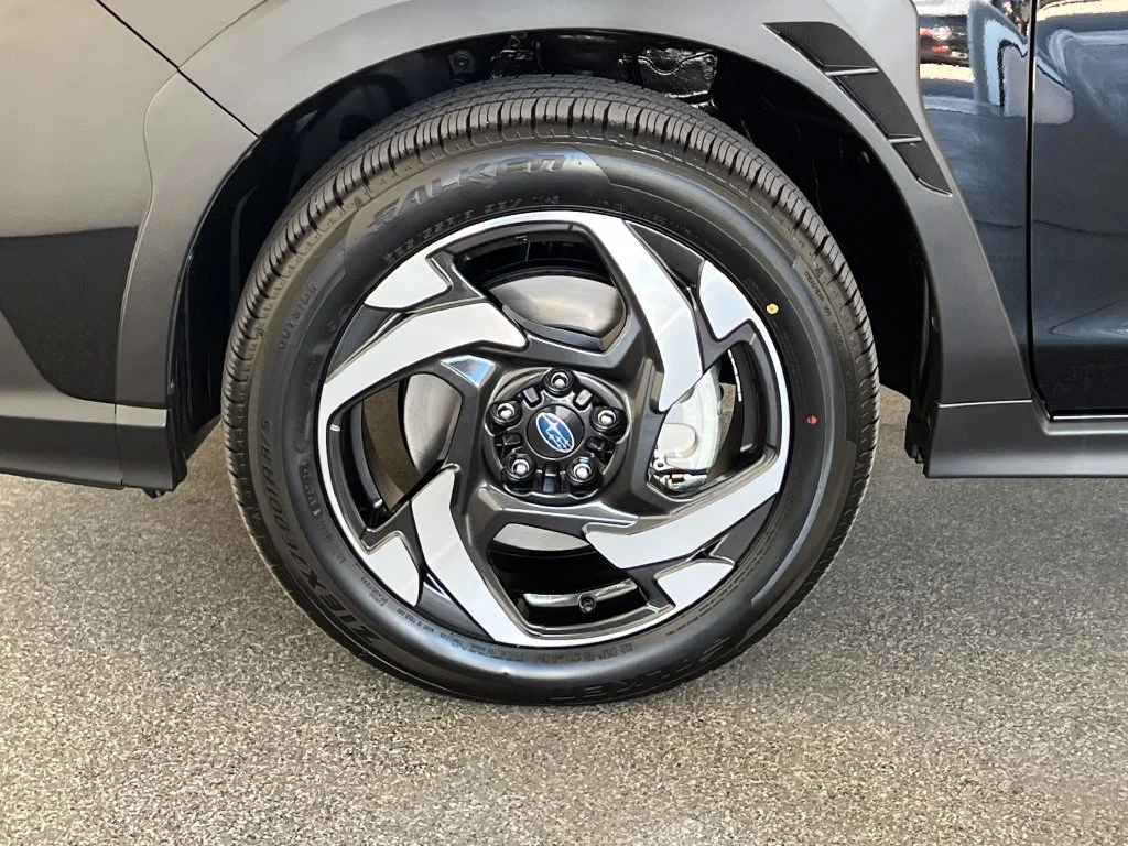 New 2026 CRYSTAL BLACK SILICA Subaru Limited Hybrid image 28