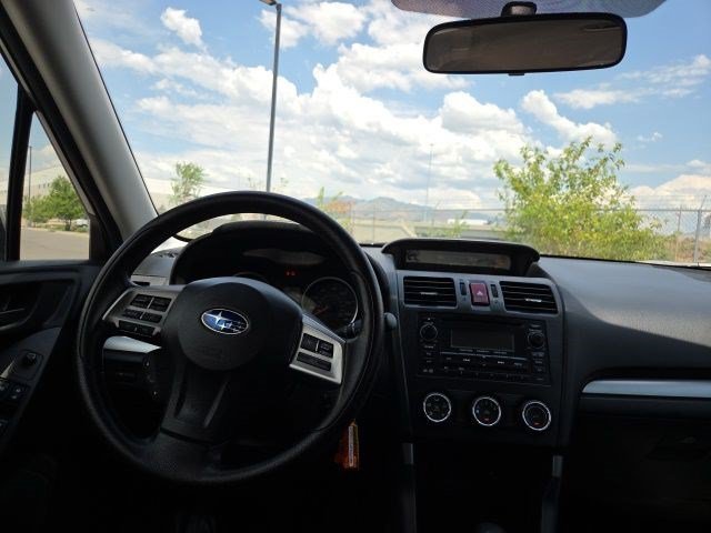 Used 2015 Ice Silver Metallic Subaru 2.5i image 15