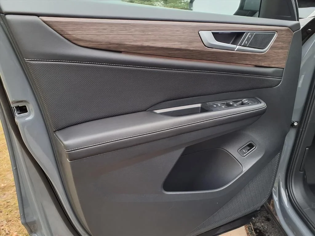 New 2026 Pure Gray Volkswagen 2.0T SEL image 10