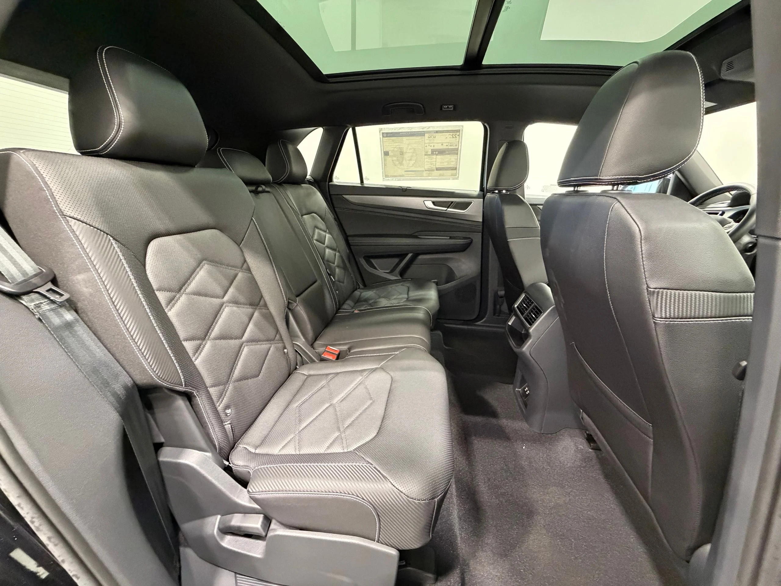 New 2026 Black Volkswagen 2.0T SE w/Technology image 27