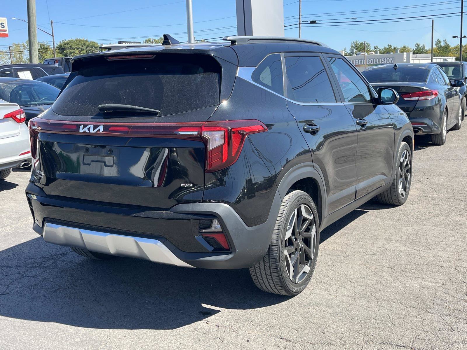 Used 2024 Fusion Black Kia SX image 7