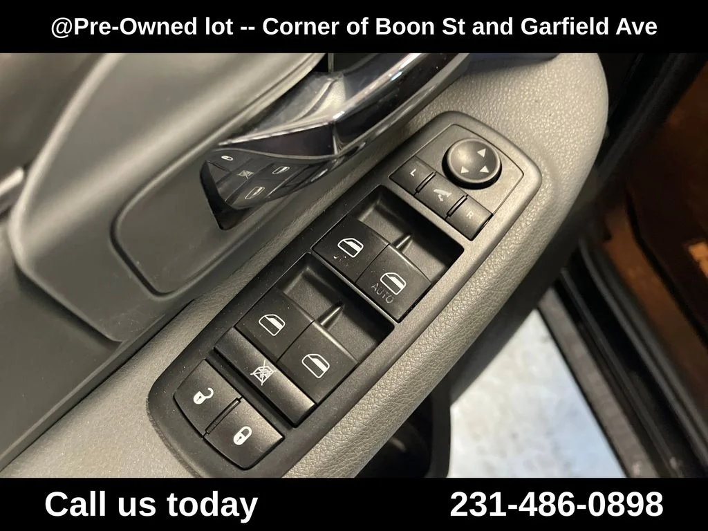 Used 2015 Black Ram Big Horn image 16
