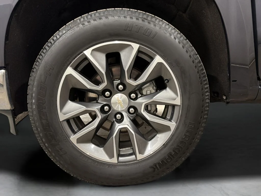 Used 2022 Gray Chevrolet LT image 34