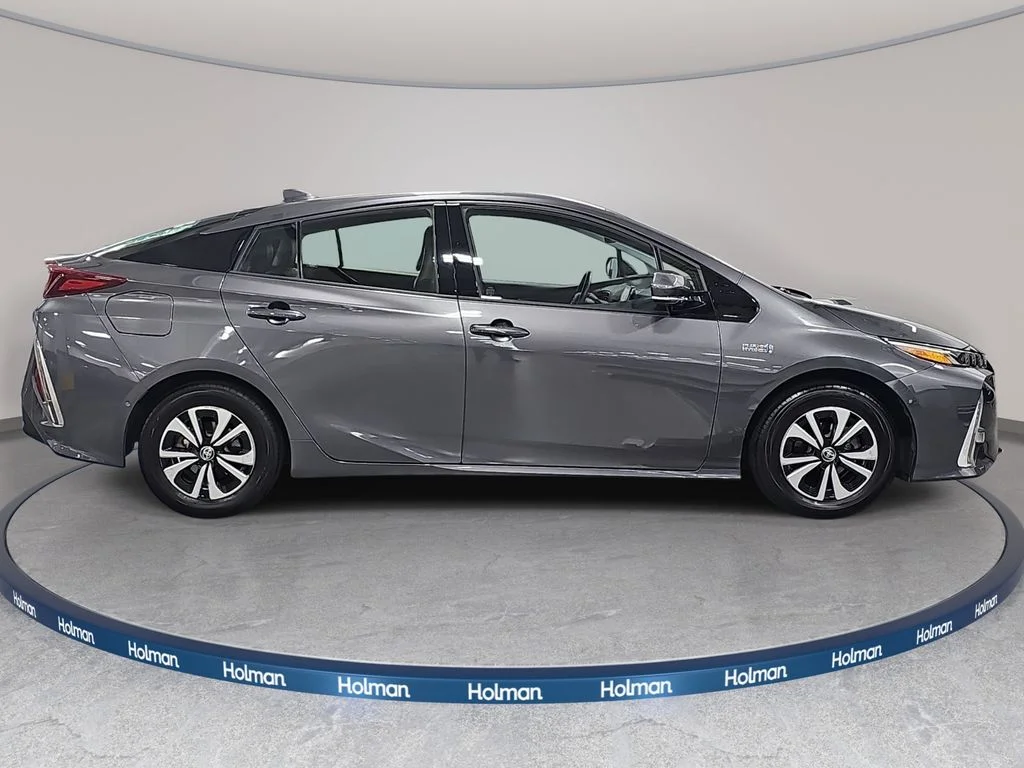 Used 2018 Gray Toyota Advanced image 5