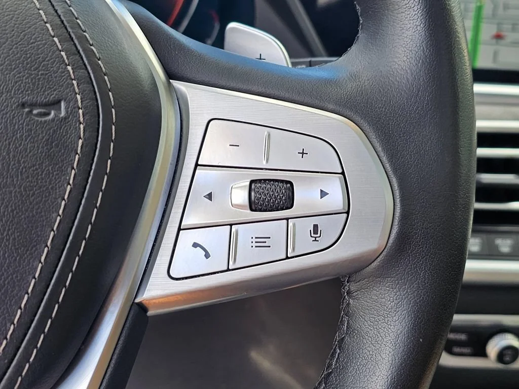 Used 2022  BMW xDrive40i image 29
