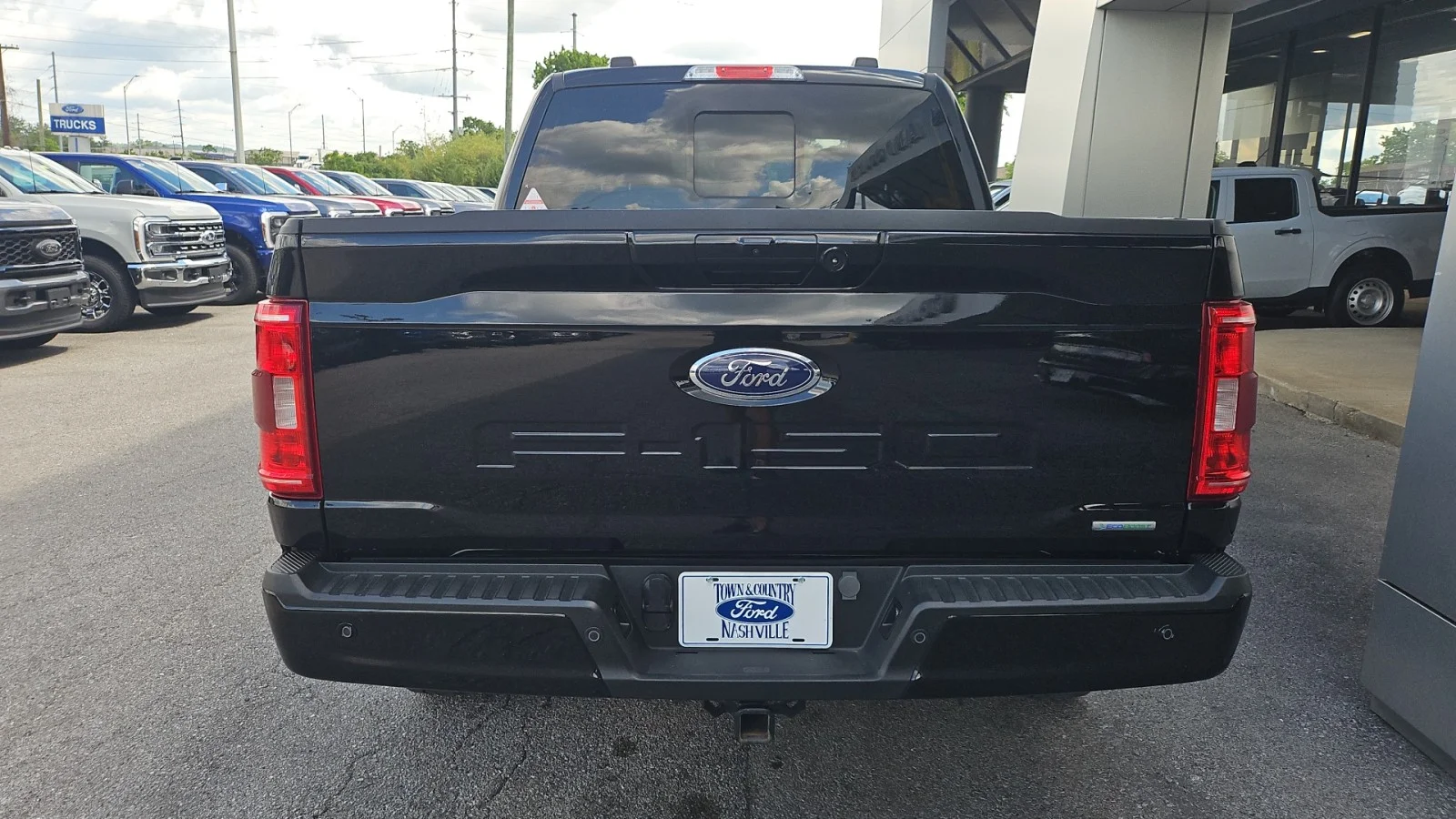 Used 2023 Black Ford XLT image 4