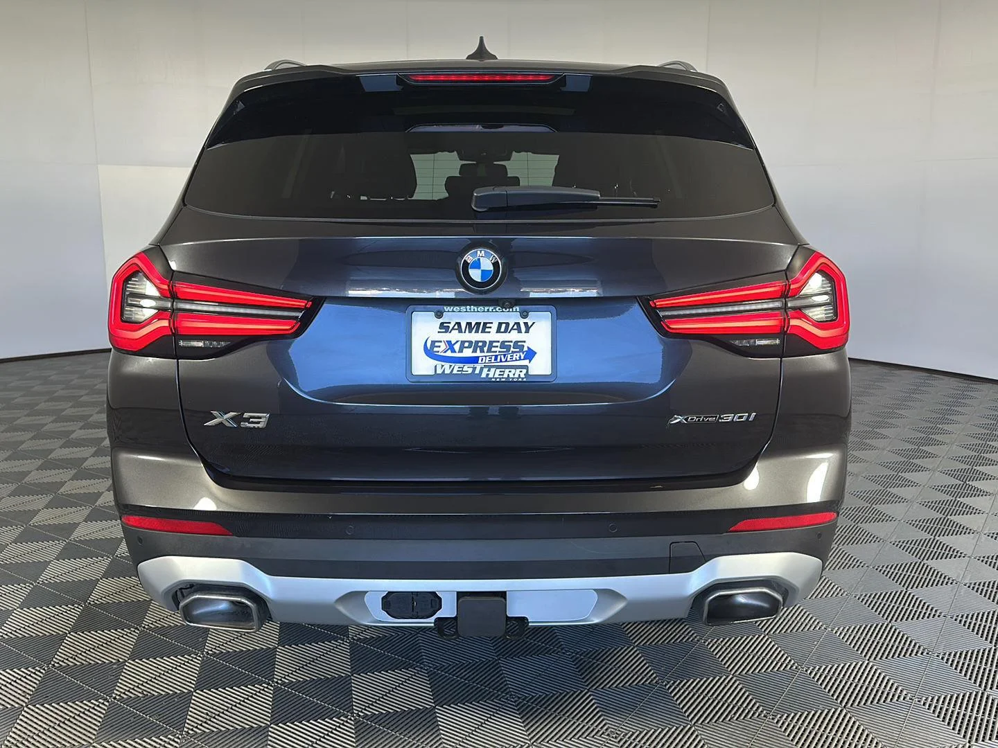 Used 2023 Dark Graphite Metallic BMW xDrive30i image 6
