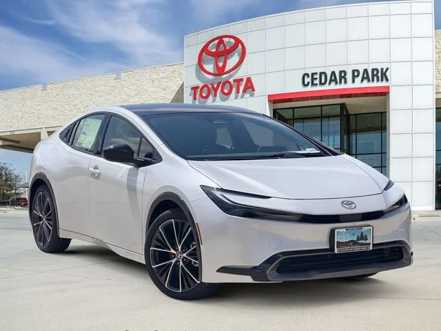2026 Toyota Prius XLE FWD's photo