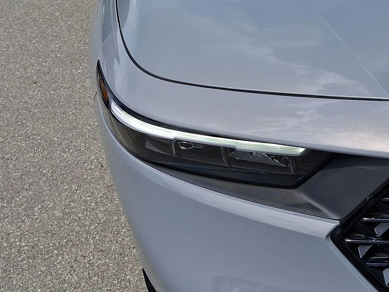 Used 2025  Honda SE image 9