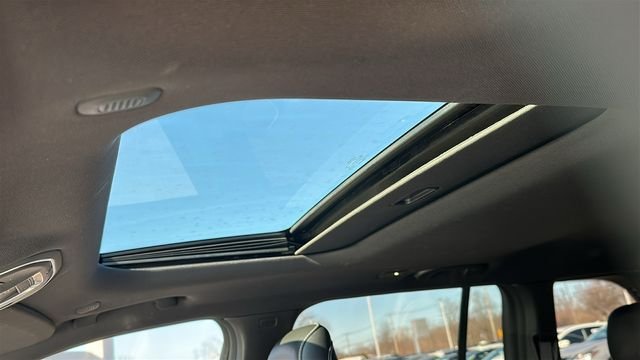 Used 2023 Black Jeep Altitude X image 11