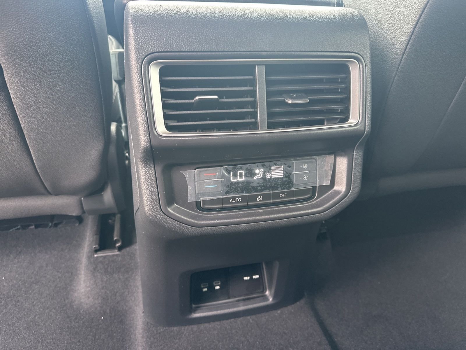 New 2026 Silver Volkswagen 2.0T SE w/Technology image 19