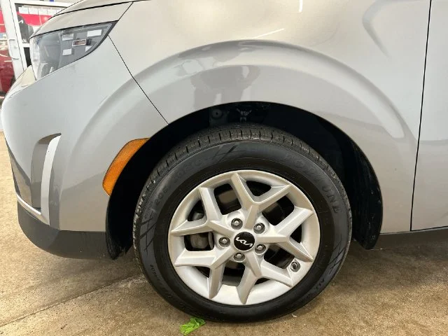 Certified Used 2024 Gray Kia LX image 27