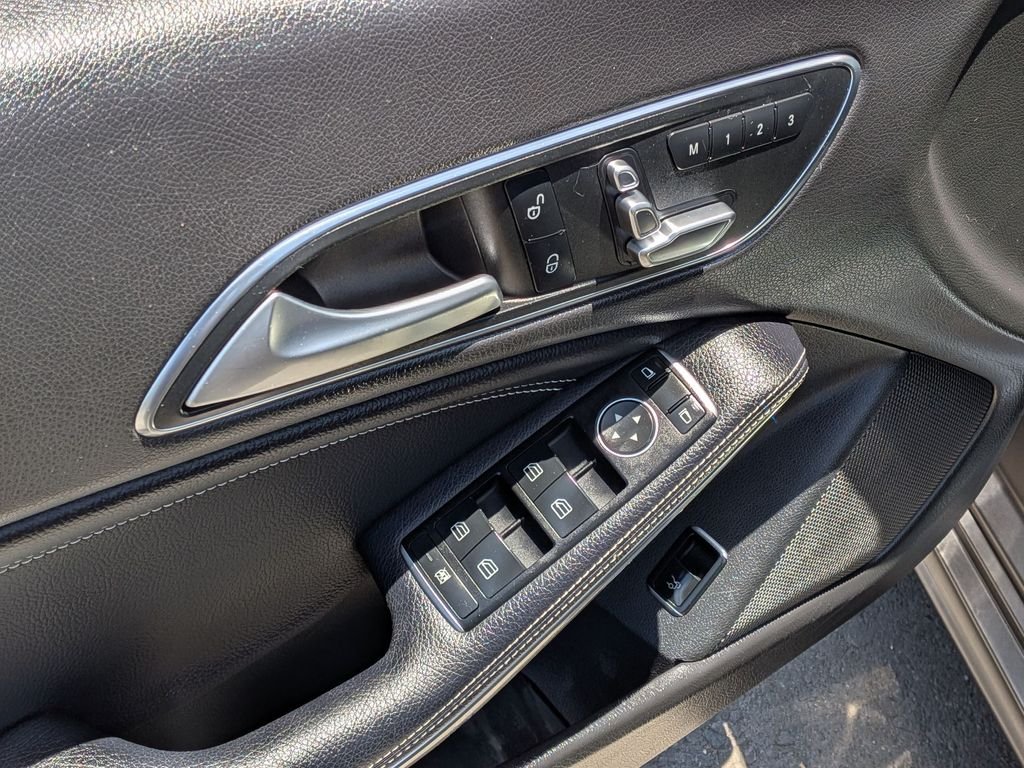 Used 2018  Mercedes-Benz CLA 250 image 15