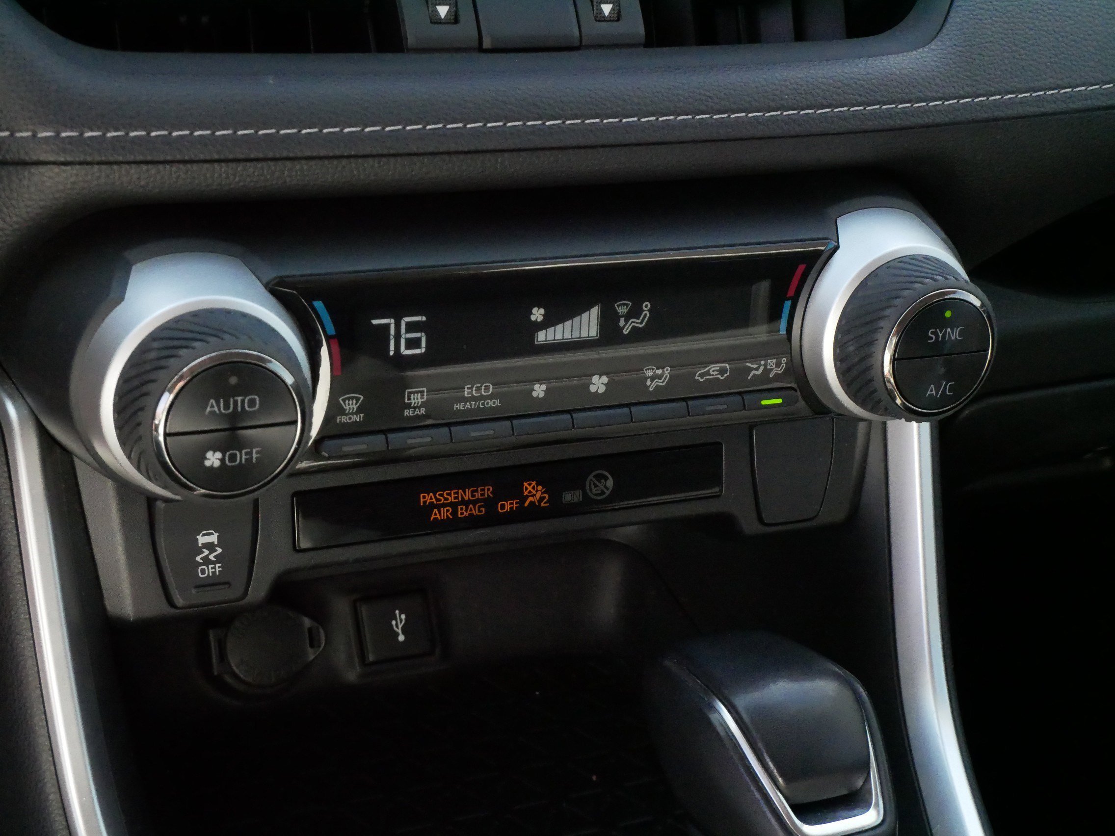 2022 Toyota RAV4 XLE Premium - Photo 23