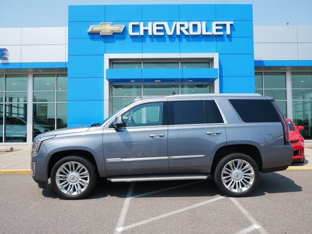 Used 2019 Cadillac Escalade Premium Luxury with VIN 1GYS4CKJ2KR307246 for sale in Roseville, Minnesota