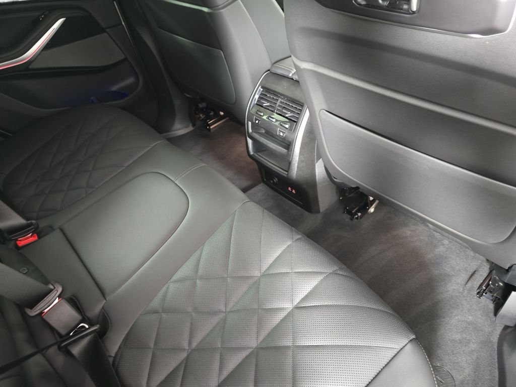 New 2026 Alpine White BMW xDrive50e image 10