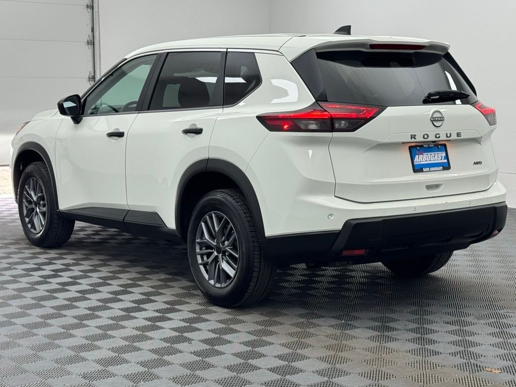 Used 2024 Glacier White Nissan S image 9