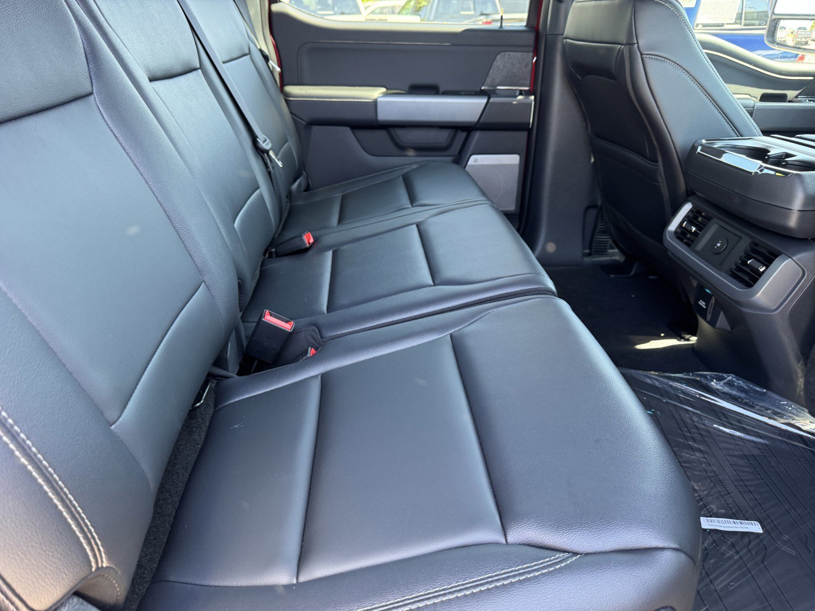 New 2025 Rapid Red Metallic Tinted Clearcoat Ford XLT image 14