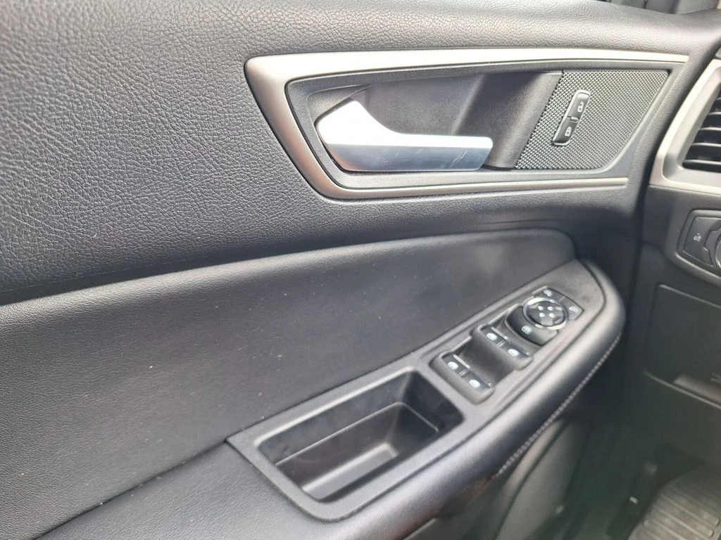 Used 2023 Oxford White Ford SEL image 19