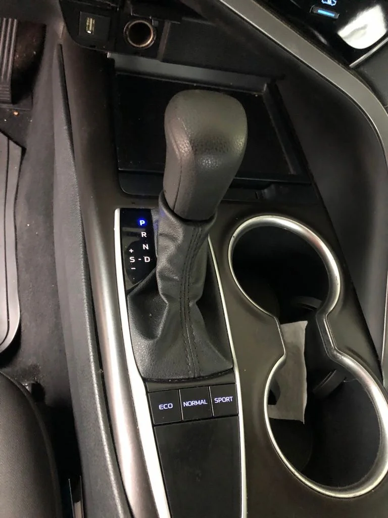 Used 2022 Silver Toyota LE image 23