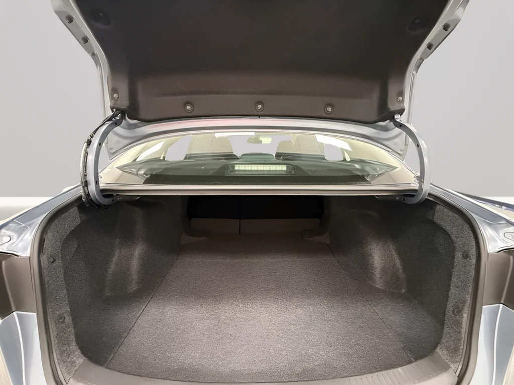 Used 2026  Toyota LE image 27