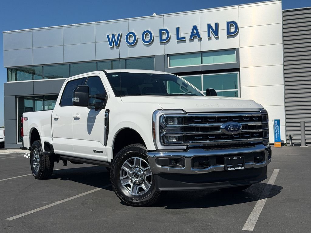 New 2026 Star White Metallic Tri-Coat Ford F-250® Lariat® image 1