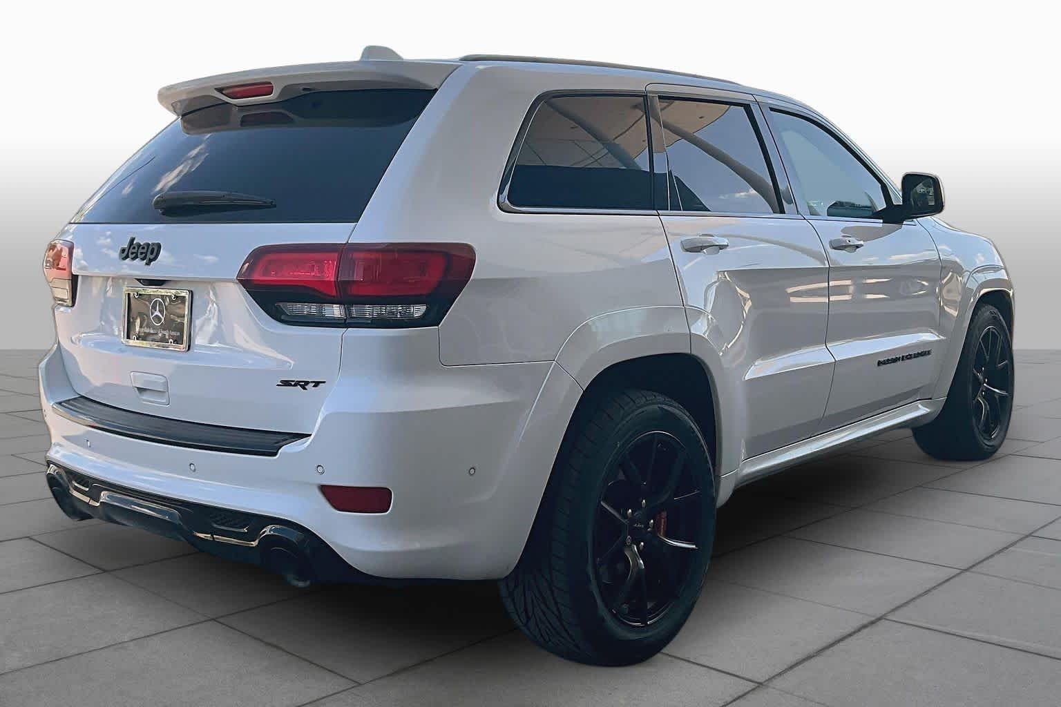 Used 2018 Bright White Clearcoat Jeep SRT image 13