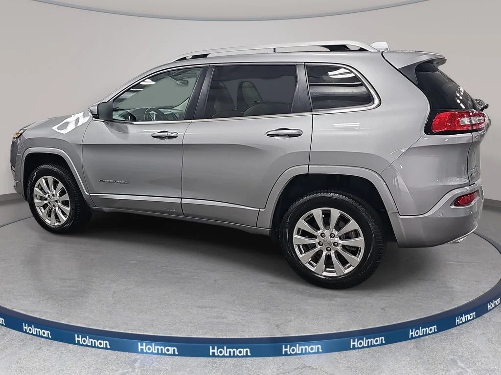 Used 2017 Silver Jeep Overland image 9
