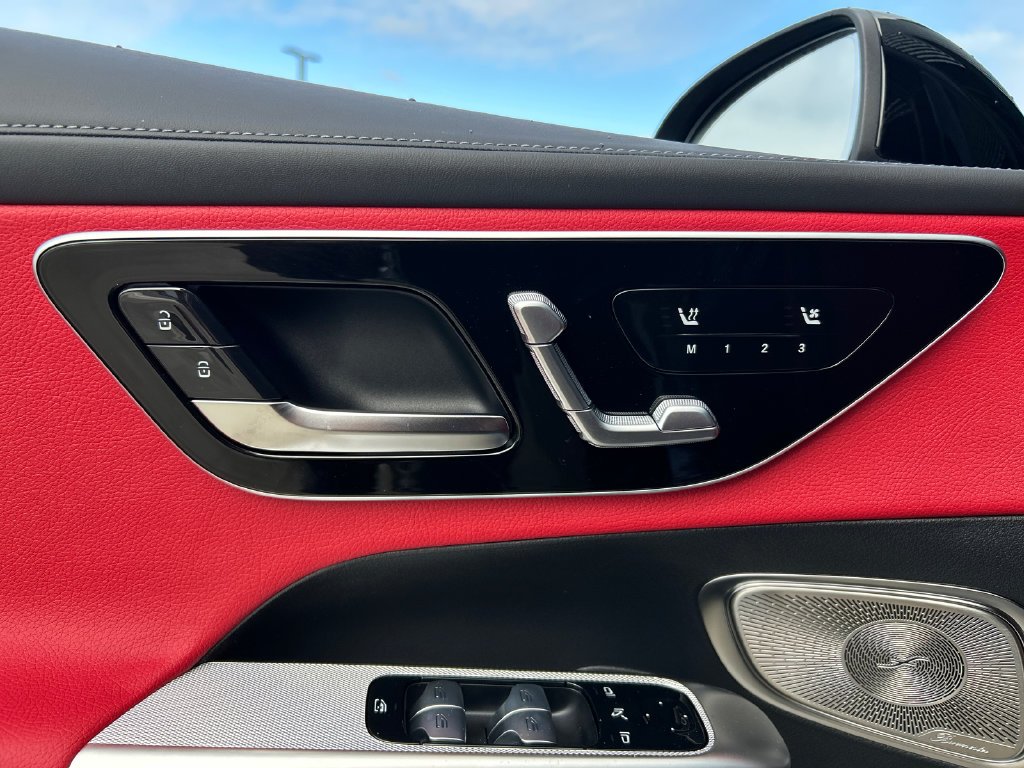 New 2027 Black Mercedes-Benz GLC 300 image 11