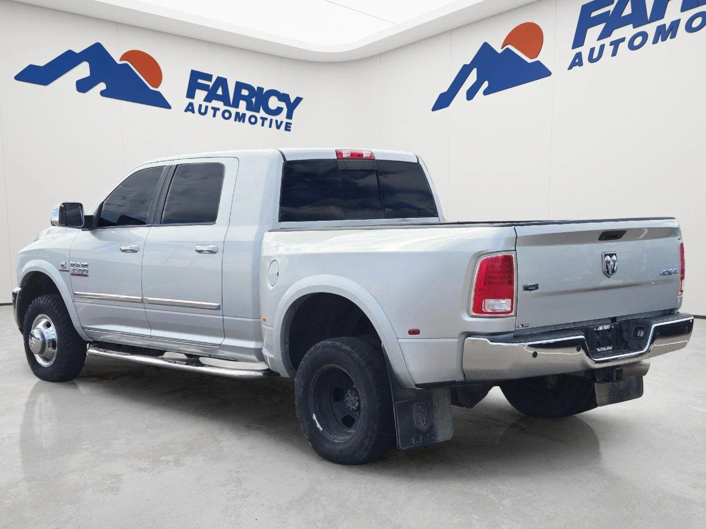 Used 2014 Bright Silver Metallic Clearcoat Ram Laramie image 7