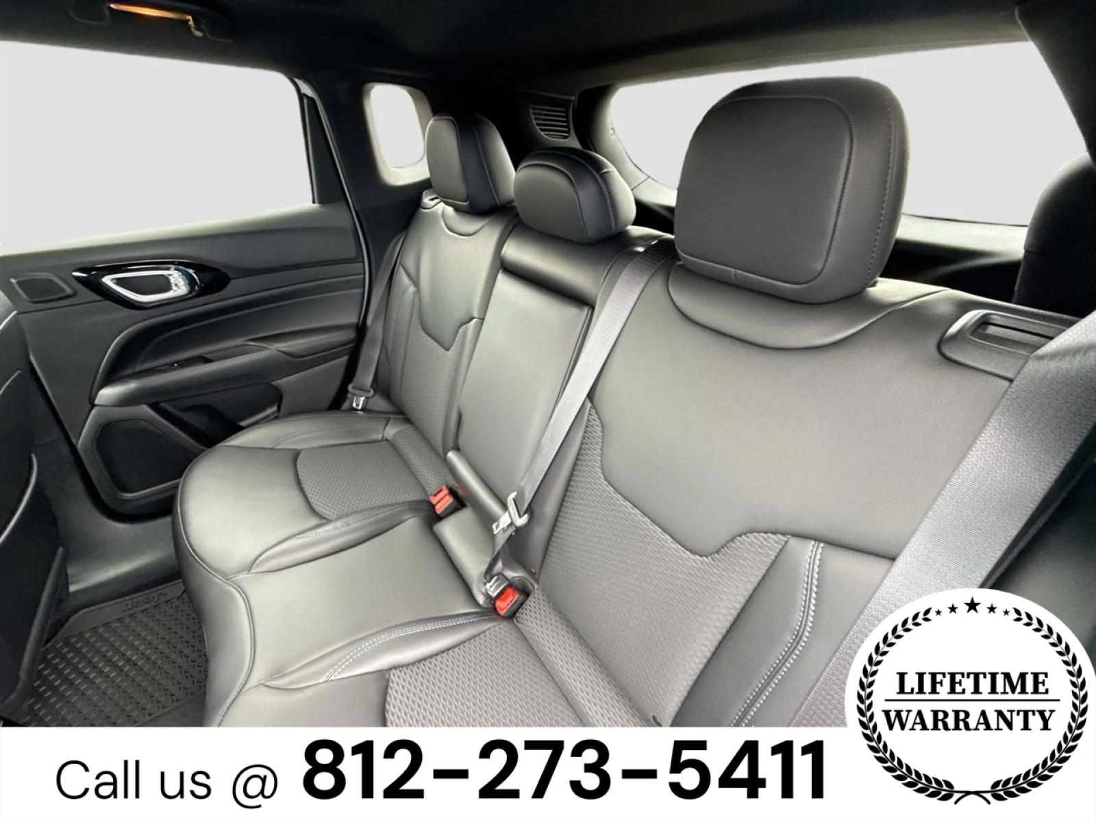 New 2026 Bright White Clearcoat Jeep Latitude Altitude image 25