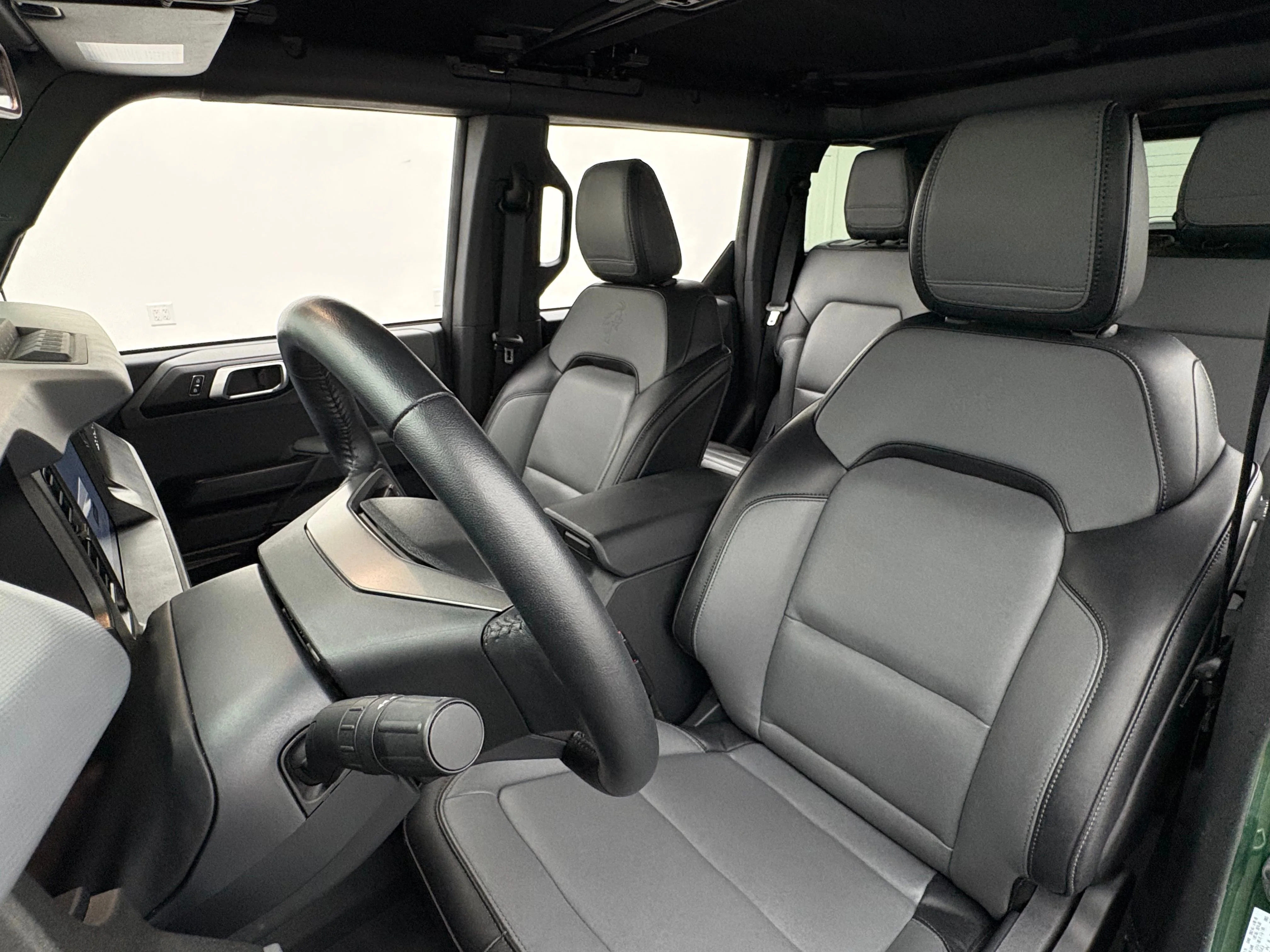 Used 2024 Green Metallic Ford Everglades image 21