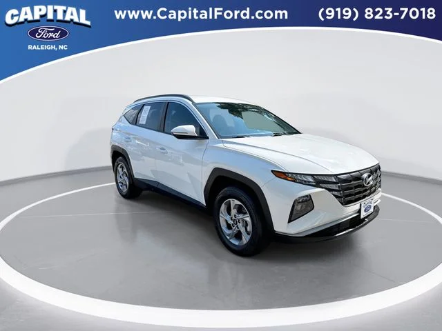 Used 2023 White Hyundai SEL image 2
