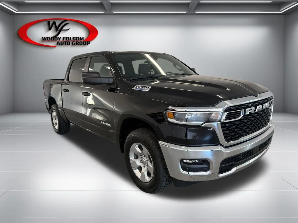 New 2027 Diamond Black Crystal Pearl-Coat Exterior Paint RAM Big Horn/Lone Star image 3