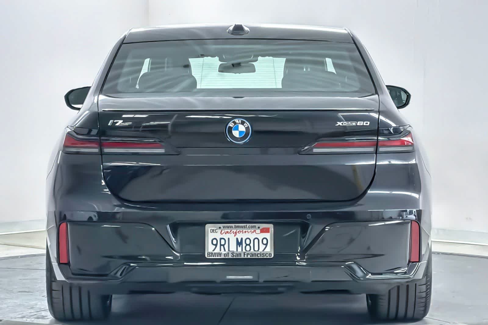 Used 2025 Black Sapphire Metallic BMW xDrive60 image 7
