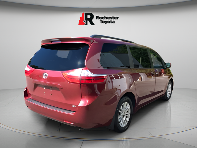 Used 2017 Red Toyota XLE image 7