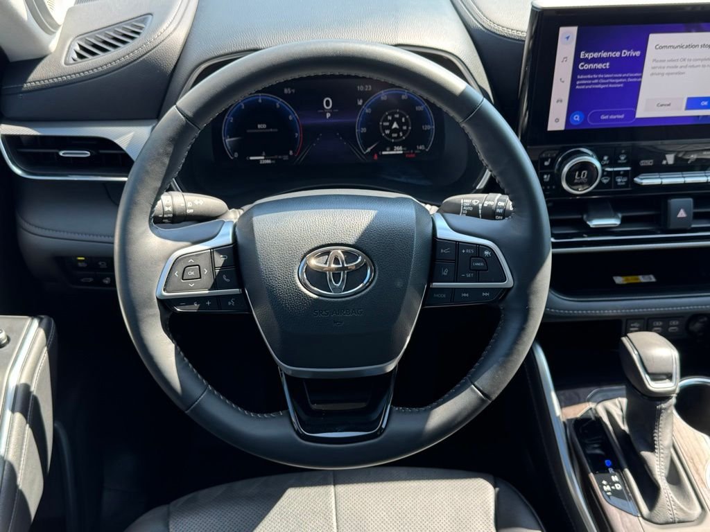Used 2024  Toyota Platinum image 24