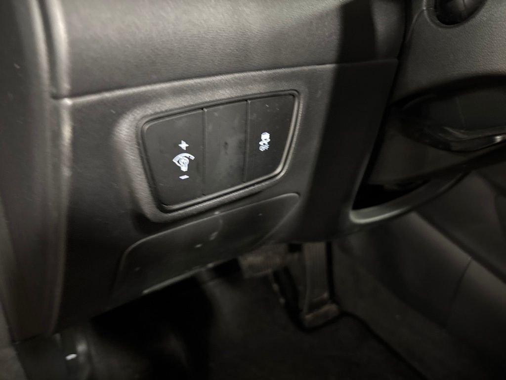 Used 2022 Gray Hyundai SEL image 11