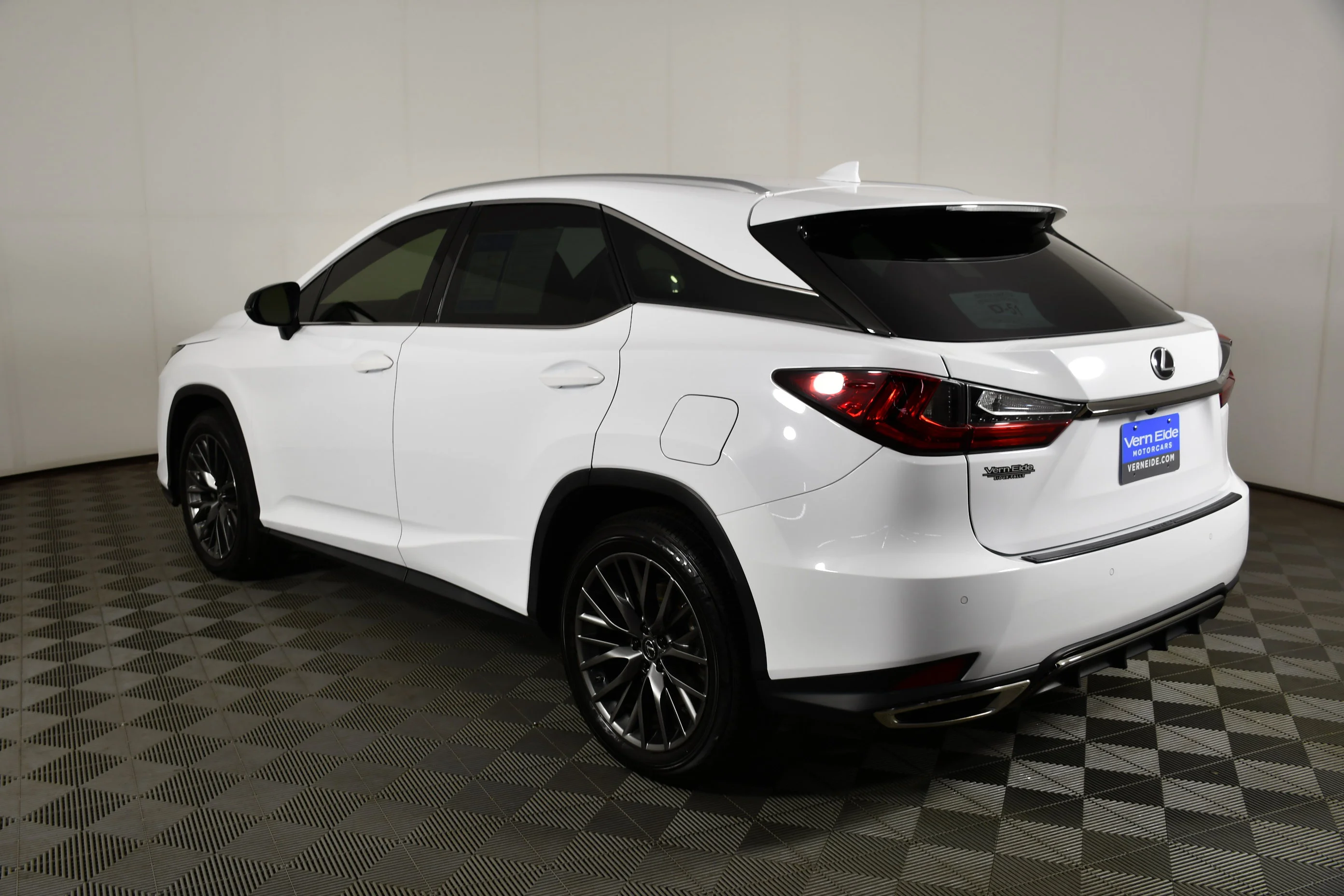 Used 2022 Ultra White Lexus RX 350 F SPORT Handling image 8