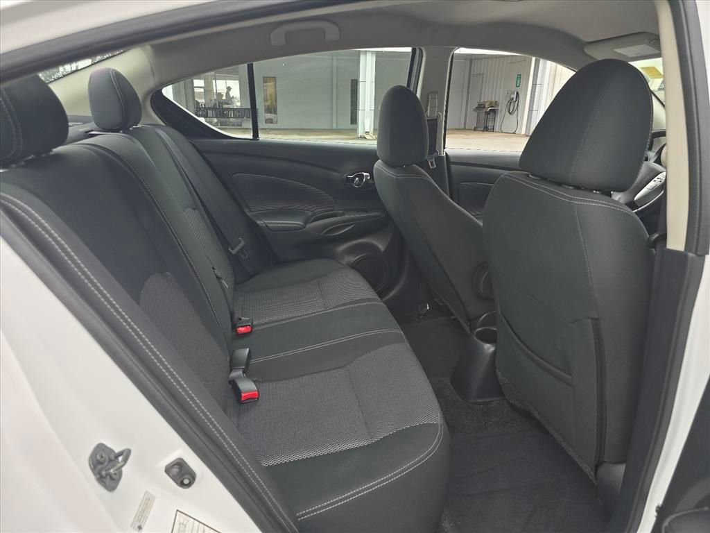 Used 2018 White Nissan 1.6 SV image 13